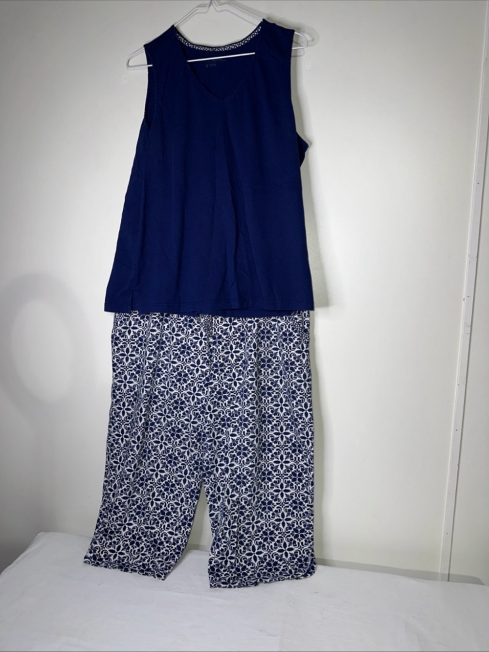 Women's Navy Blue Sleeveless Pajama Set with Patterned Pants